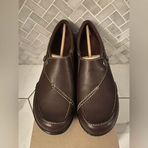 Clarks Leather Loafers Casual Flats in Redwood